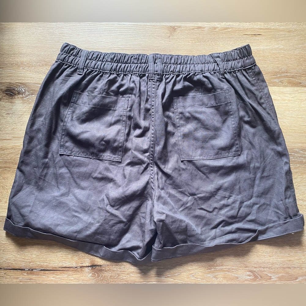 Wonderly High Rise Elastic Waist Button Fly Utility Shorts NWT in Dark Gray - Picture 7 of 7